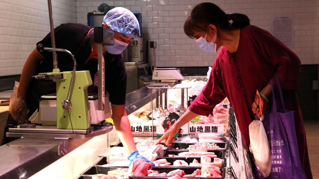 Coronavirus en unas alitas de pollo: la OMS asegura que "no hay pruebas" de contagio de covid-19 a través de los alimentos Coronavirus en unas alitas de pollo: la OMS asegura que "no hay pruebas" de contagio de covid-19 a través de los alimentos