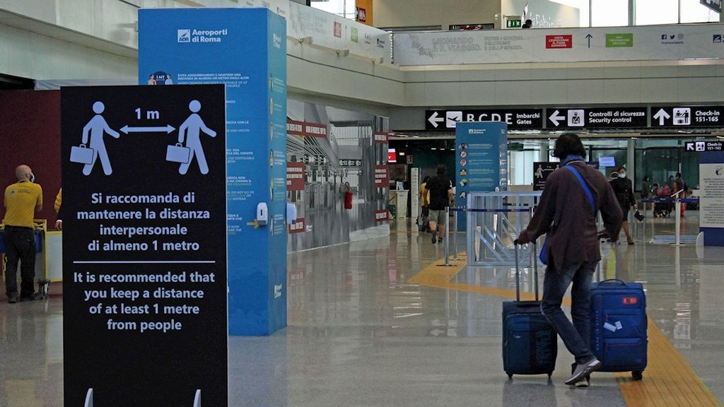 Descontrol en Italia para hacer las pruebas de Covid a los turistas que regresan de otros países Descontrol en Italia para hacer las pruebas de Covid a los turistas que regresan de otros países