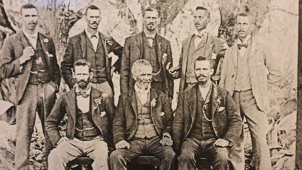 El bisabuelo de Elsa con sus cinco hijos en Oudtshoorn, Sudáfrica