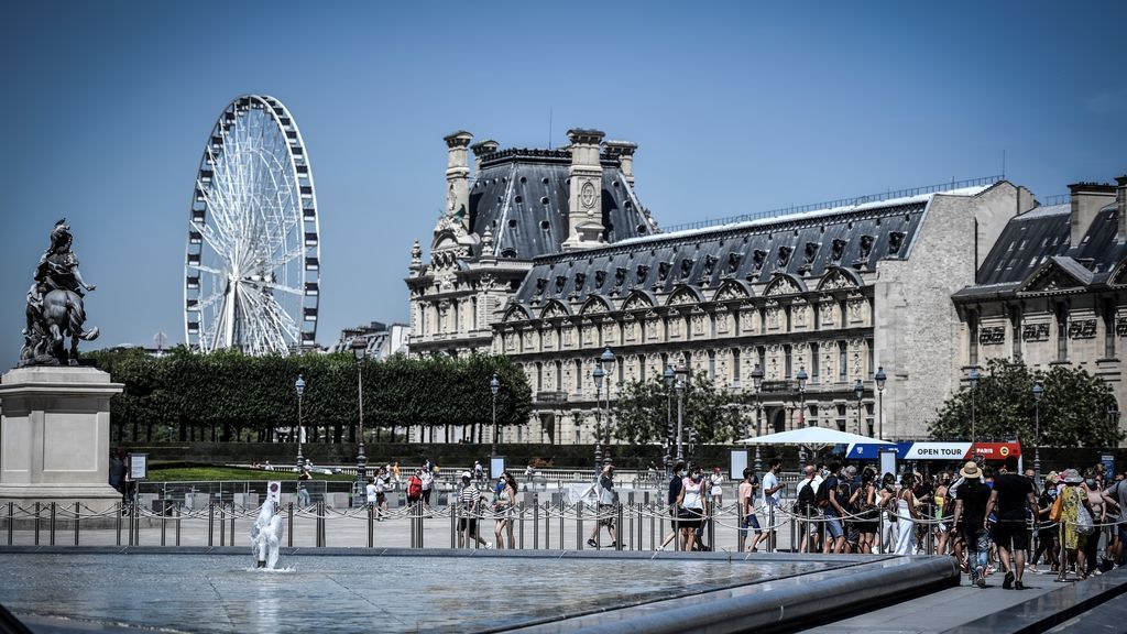 Francia declara a París y Marsella como "zonas rojas" ante el incremento de contagios de coronavirus Francia declara a París y Marsella como "zonas rojas" ante el incremento de contagios de coronavirus