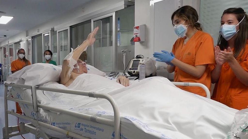 Un estudio prevé hospitales saturados en septiembre con la epidemia "fuera de control" Un estudio prevé hospitales saturados en septiembre con la epidemia "fuera de control"
