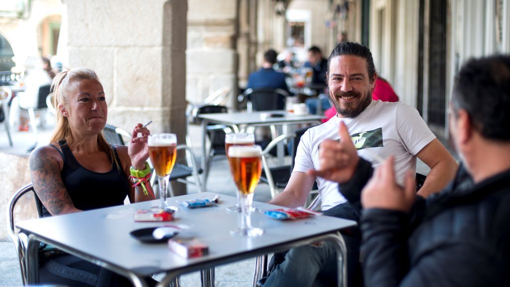 El repunte de casos frustra las expectativas del turismo, la hostelería y el ocio nocturno El repunte de casos frustra las expectativas del turismo, la hostelería y el ocio nocturno
