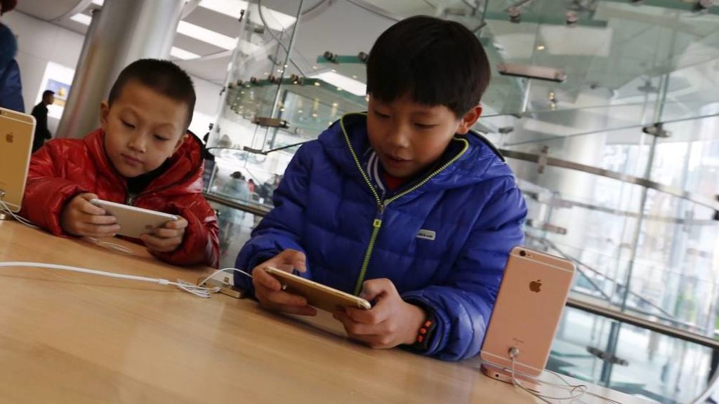 Cuidado con compartir imágenes de los hijos en las redes: puede acarrear problemas legales en el futuro