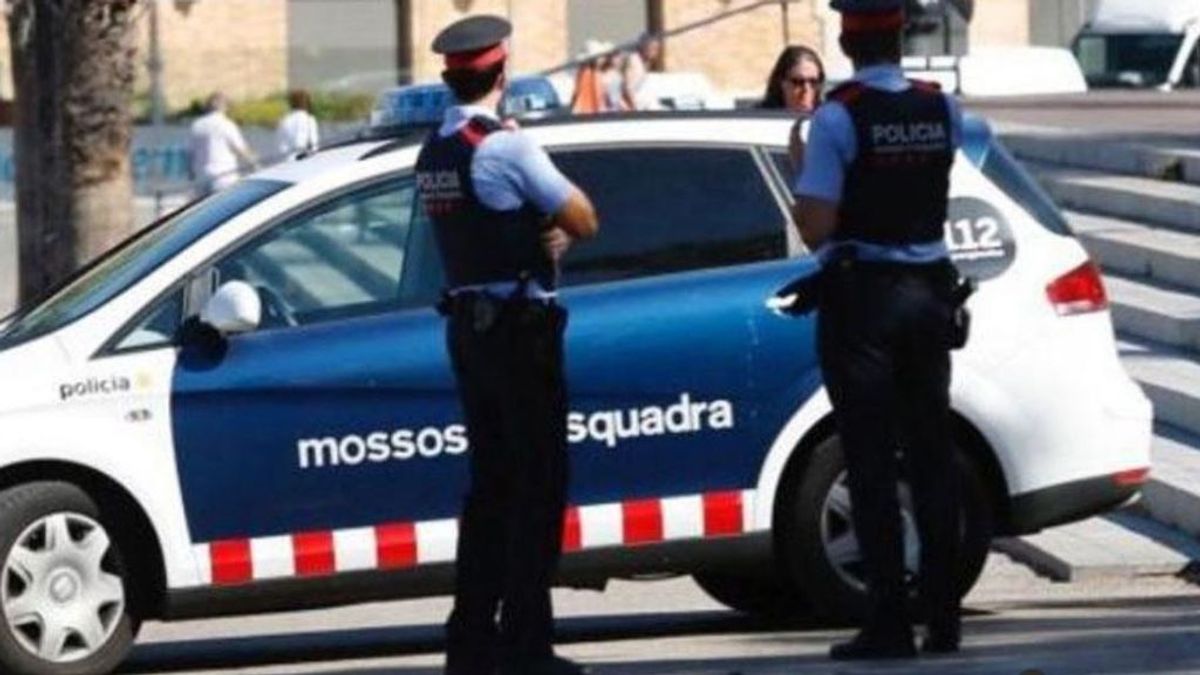 Muere una mujer al caer en un depósito de agua que estaba limpiando en Barcelona Muere una mujer al caer en un depósito de agua que estaba limpiando en Barcelona