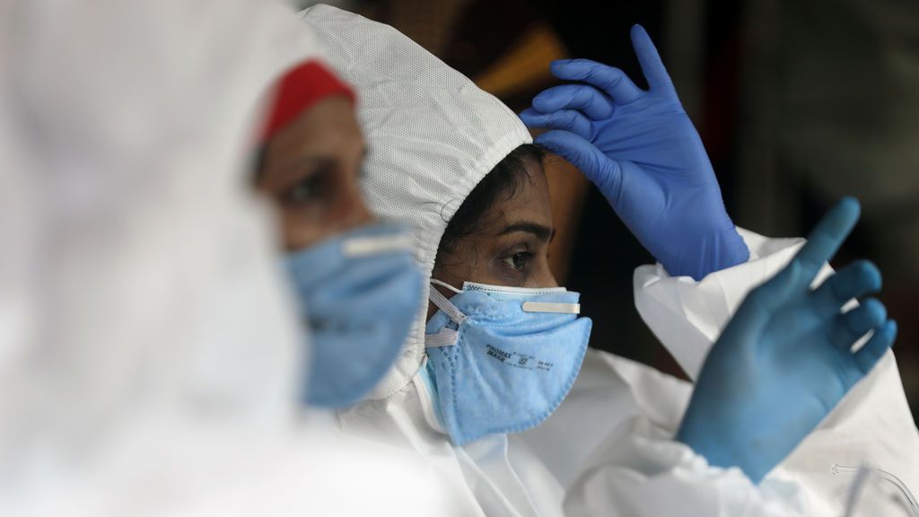 La pandemia fuera de control: al borde de los 300.000 contagios y las 10.000 muertes al día La pandemia fuera de control: al borde de los 300.000 contagios y las 10.000 muertes al día