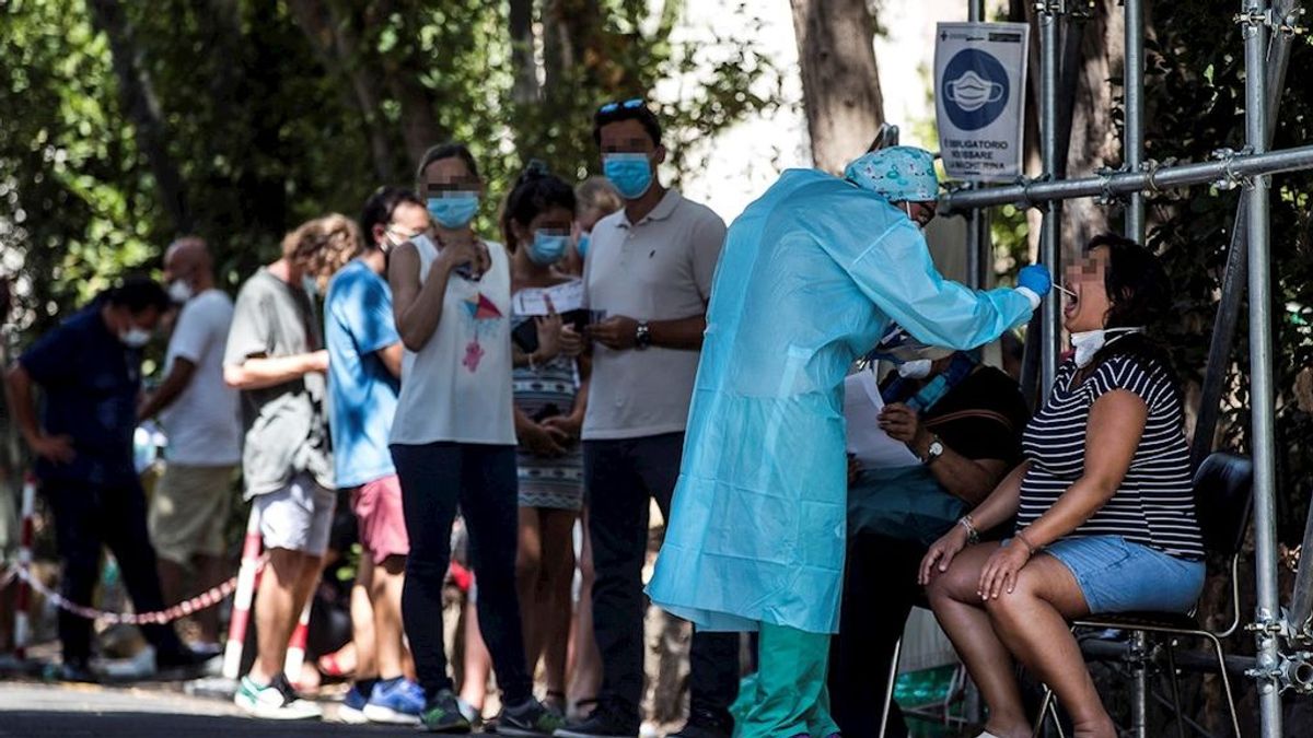 Italia anuncia el cierre de discotecas y el uso obligatorio de mascarilla ante el repunte de contagios Italia anuncia el cierre de discotecas y el uso obligatorio de mascarilla ante el repunte de contagios