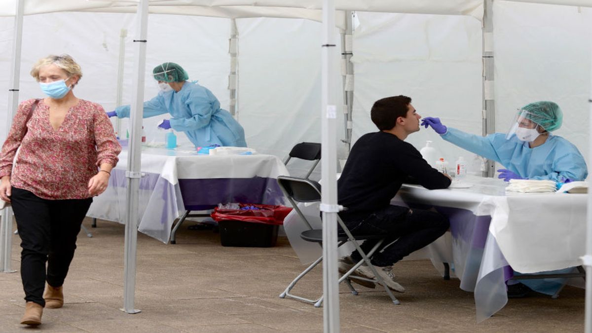 Cataluña suma 985 nuevos casos confirmados por PCR y 13 muertes en un dia Cataluña suma 985 nuevos casos confirmados por PCR y 13 muertes en un dia