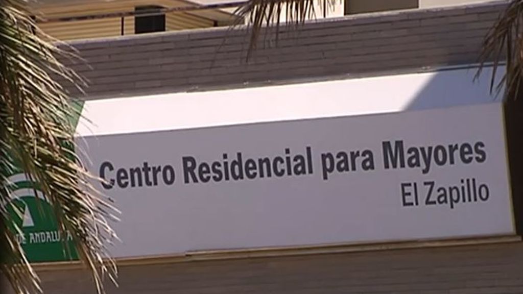Los brotes de Covid-19, en un 'in crescendo' preocupante :  más de 70 casos en una residencia de Almería