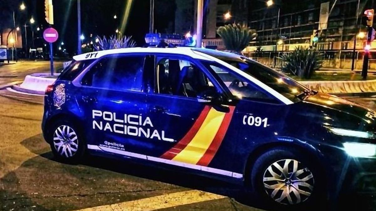 Detenido en Fuengirola por negarse a usar mascarilla en un concierto y por escupir a los agentes Detenido en Fuengirola por negarse a usar mascarilla en un concierto y por escupir a los agentes