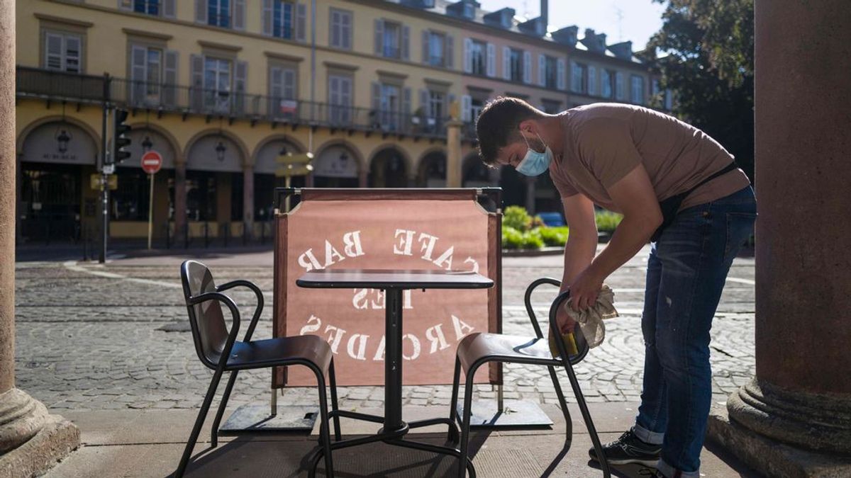 Francia decreta que las empresas pagarán las mascarillas a los trabajadores Francia decreta que las empresas pagarán las mascarillas a los trabajadores