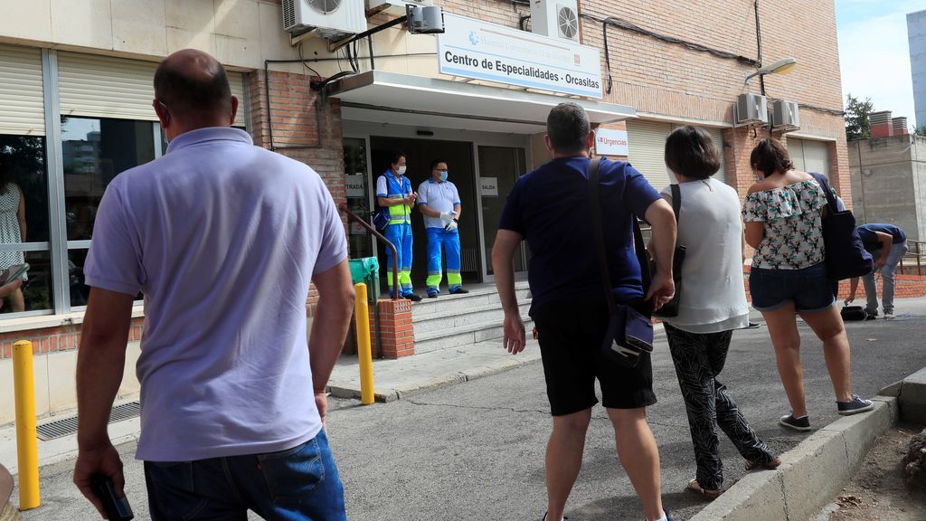 Madrid, de nuevo epicentro de la COVID, resiste a duras penas con los centros de salud saturados Madrid, de nuevo epicentro de la COVID, resiste a duras penas con los centros de salud saturados