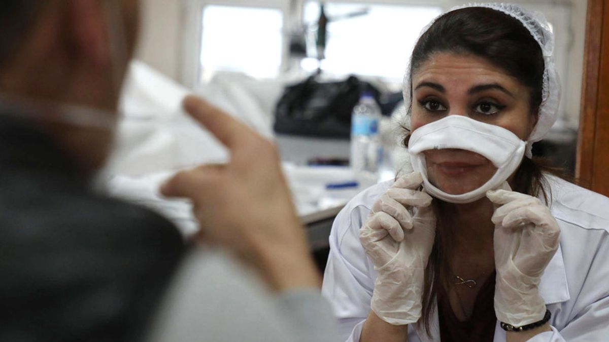 “Soy sordo y necesito ver los labios”: la petición de Marcos Lechet de que se usen mascarillas inclusivas
