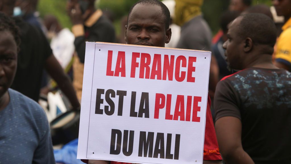 Golpe de estado en Mali: el presidente dimite tras ser detenido por militares rebeldes Golpe de estado en Mali: el presidente dimite tras ser detenido por militares rebeldes