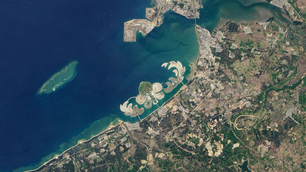 China se suma a la moda de construir islas artificiales: así se ve desde el aire su flor de la bahía China se suma a la moda de construir islas artificiales: así se ve desde el aire su flor de la bahía