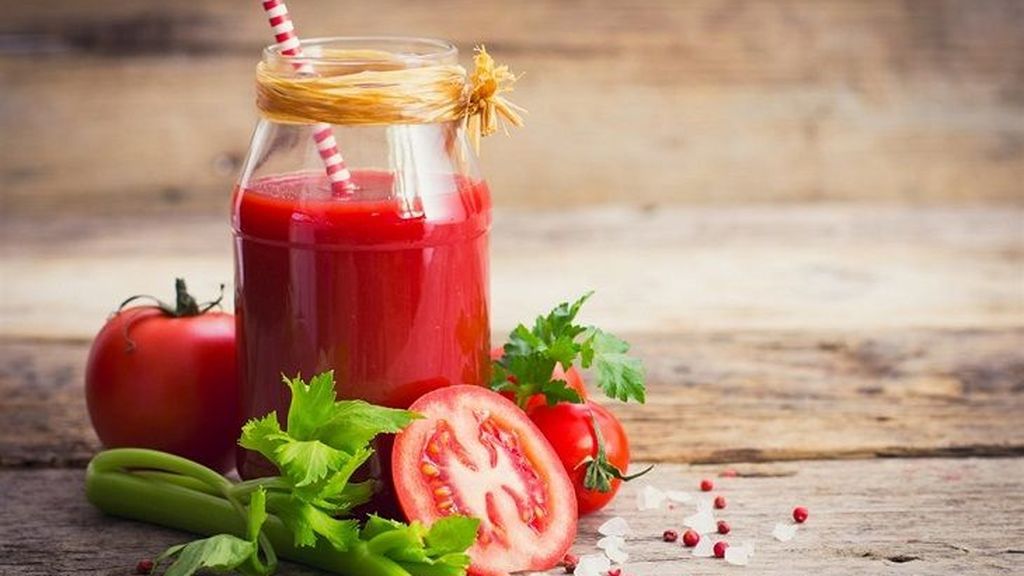 zumo tomate