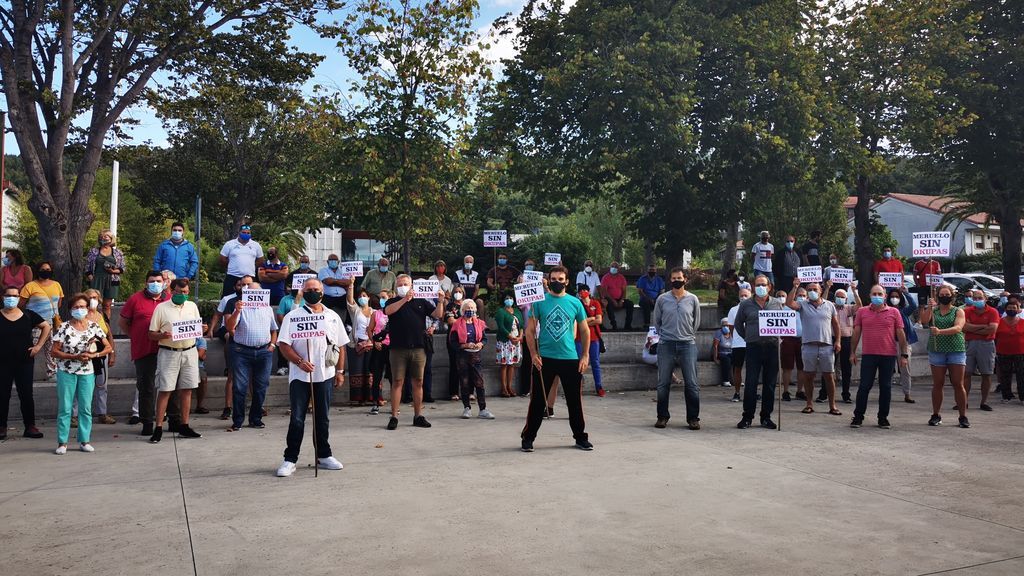protesta-plataforma-vecinos-meruelo protesta-plataforma-vecinos-meruelo