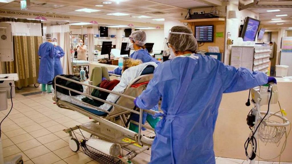 Los ingresados por Covid en Andalucía se disparan a los 221, la mayor subida desde el confinamiento Los ingresados por Covid en Andalucía se disparan a los 221, la mayor subida desde el confinamiento