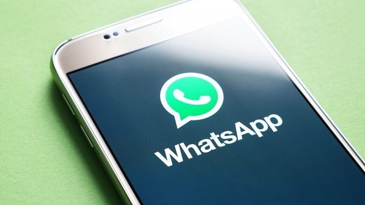 Una nueva estafa de WhatsApp trata de robarte la cuenta a través de un falso SMS de confirmación