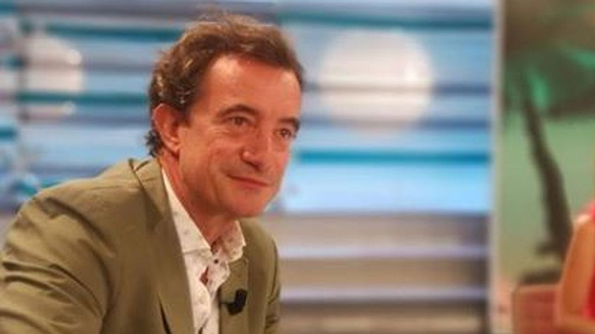 Javier Gállego, colaborador de 'Ya es mediodía' sufre un brutal accidente con el coche cuando iba a la playa con su hija