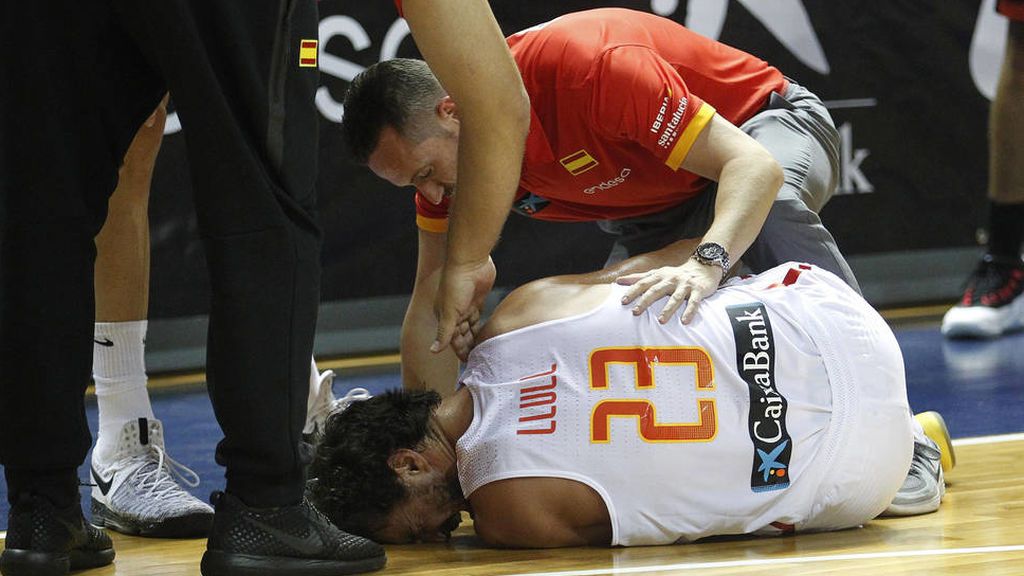 lesión de ligamento cruzado durante un partido de baloncesto