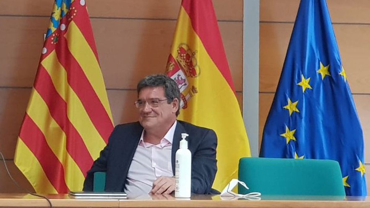 José Luis Escrivá en la visita a la sede del INSS en Valencia José Luis Escrivá en la visita a la sede del INSS en Valencia