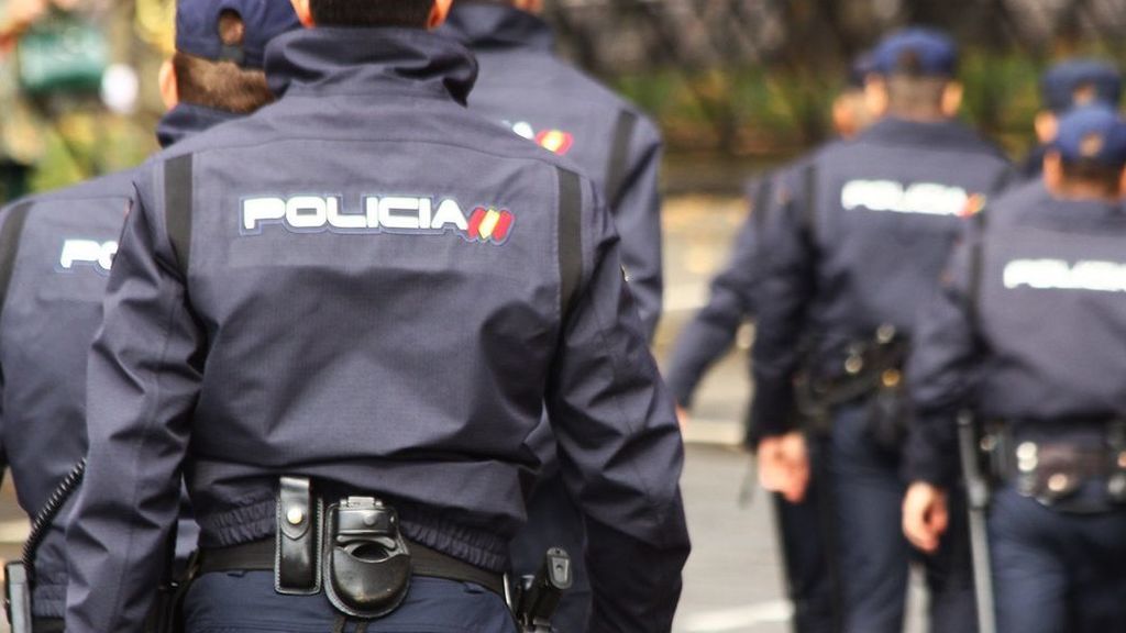 Una mujer, detenida en Salamanca por dejar encerrada a su hija dentro del coche Una mujer, detenida en Salamanca por dejar encerrada a su hija dentro del coche