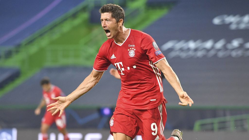 Lewandowski celebra el tercer gol del Bayern ante el Lyon.