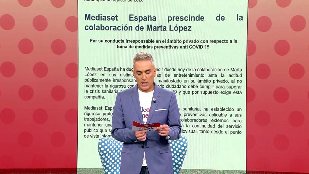 Kiko Hernández lee el comunicado de Mediaset en el que se anuncia que se prescinde de Marta López