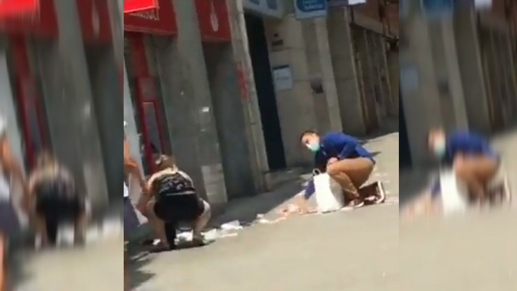 Un atraco frustrado hace volar 70.000 euros en plena calle en Barcelona Un atraco frustrado hace volar 70.000 euros en plena calle en Barcelona