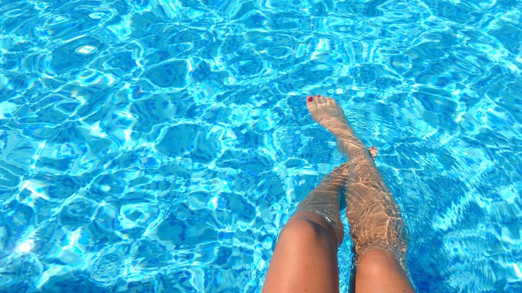 El alquiler de piscinas particulares, un negocio en auge: “Vimos una forma de sacar dinero extra” El alquiler de piscinas particulares, un negocio en auge: “Vimos una forma de sacar dinero extra”