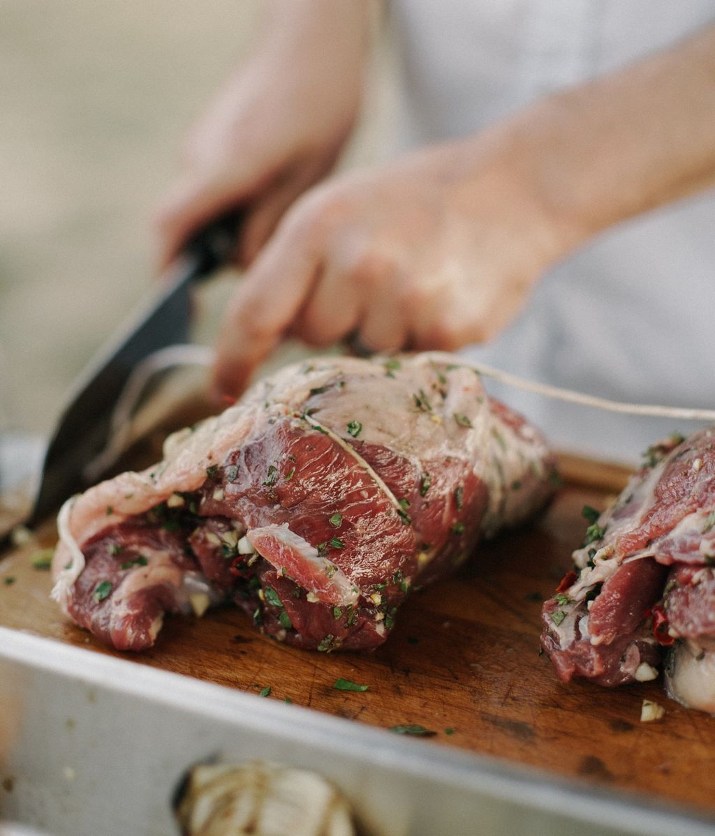 photo-1513135237078-98427911d825