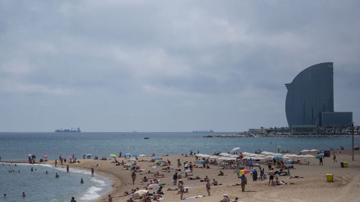 Playa de la Barceloneta Playa de la Barceloneta