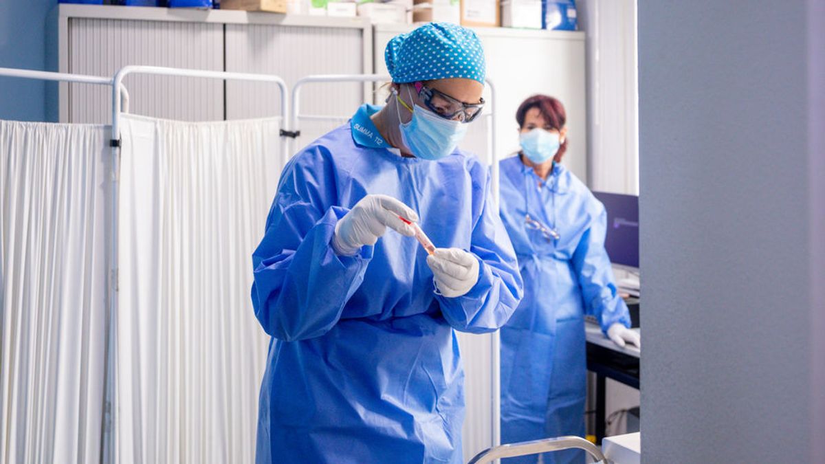 El Colegio de Médicos de Cádiz avisa de que expedientará a los facultativos que secunden el negacionismo El Colegio de Médicos de Cádiz avisa de que expedientará a los facultativos que secunden el negacionismo