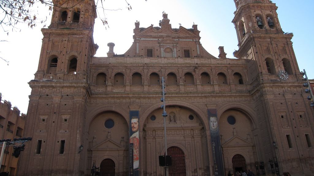 47 jóvenes en cuarentena tras las 'no fiestas' en Alfaro obligan a cerrar los espacios públicos del municipio 47 jóvenes en cuarentena tras las 'no fiestas' en Alfaro obligan a cerrar los espacios públicos del municipio