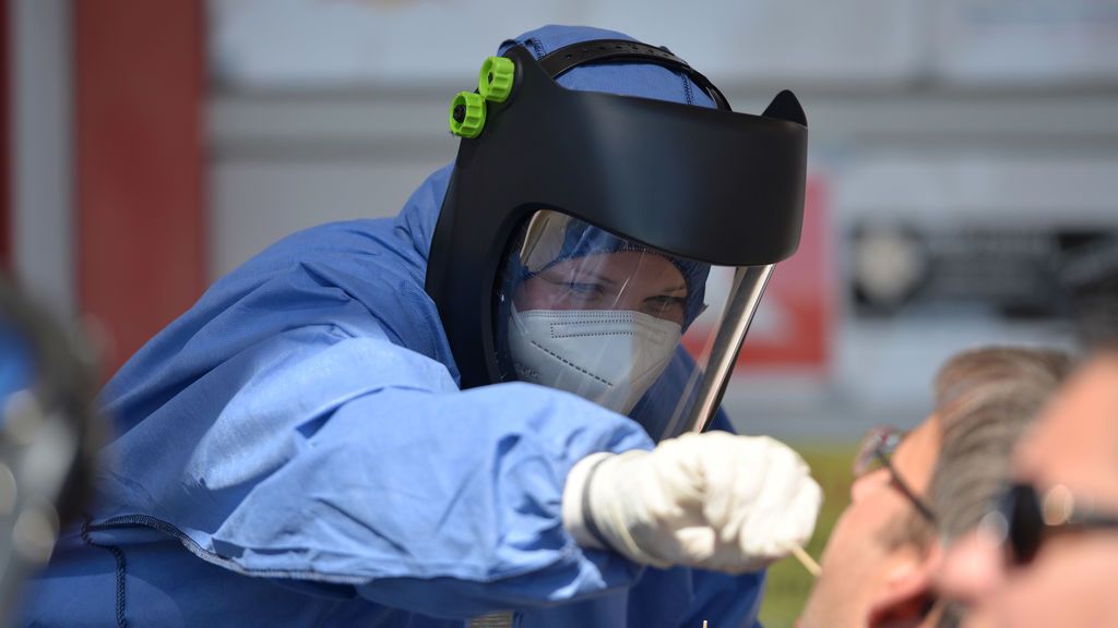 Alemania registra su mayor repunte de contagios desde finales de abril con más de 2.000 nuevos positivos Alemania registra su mayor repunte de contagios desde finales de abril con más de 2.000 nuevos positivos
