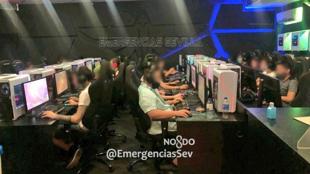 Desalojan un local en Sevilla donde se celebraba una competición gamer sin medidas anti Covid Desalojan un local en Sevilla donde se celebraba una competición gamer sin medidas anti Covid