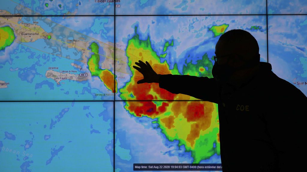 Estado de emergencia en Puerto Rico por el impacto de la tormenta tropical 'Laura' Estado de emergencia en Puerto Rico por el impacto de la tormenta tropical 'Laura'