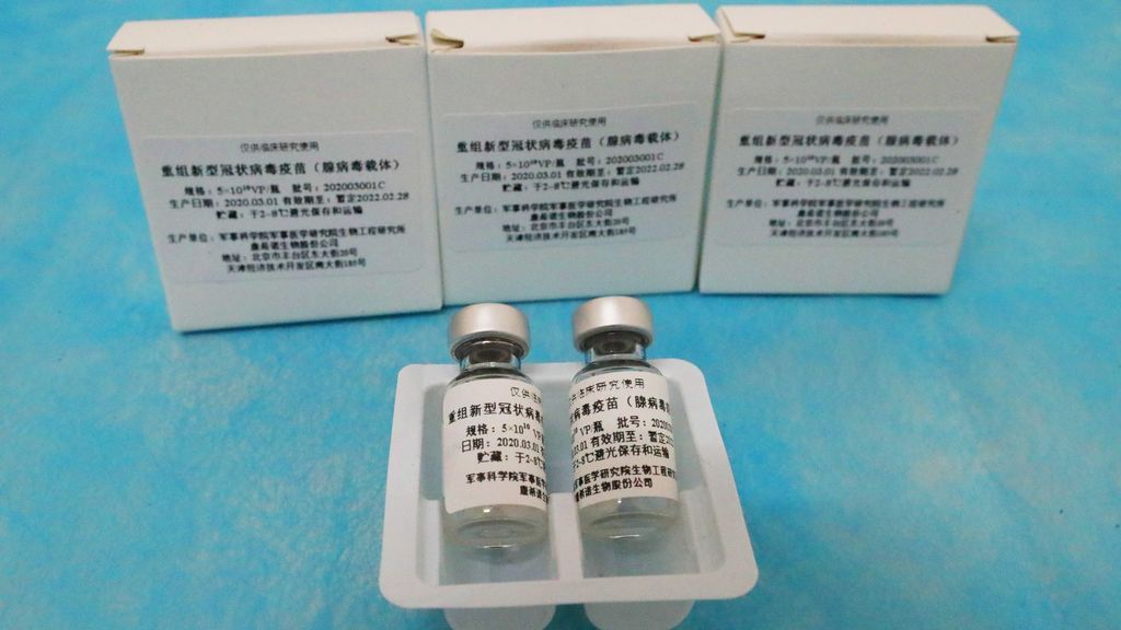 China lleva un mes probando su vacuna en trabajadores esenciales como médicos y personal de aduanas China lleva un mes probando su vacuna en trabajadores esenciales como médicos y personal de aduanas
