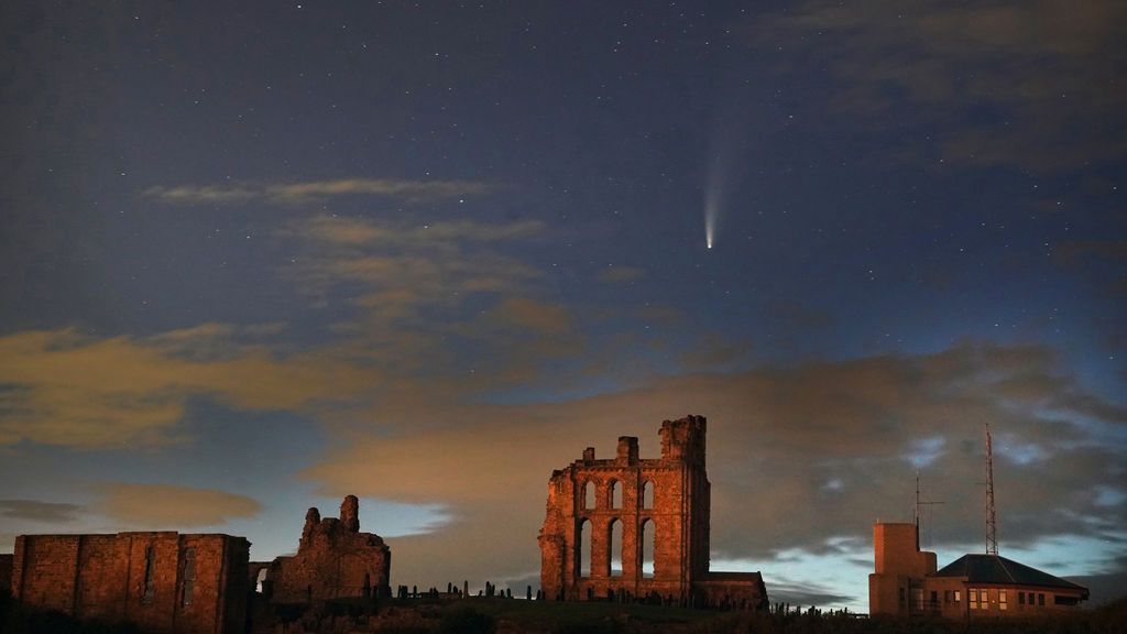 EuropaPress_3238958_16_july_2020_england_north_shields_comet_neowise_passes_over_tynemouth