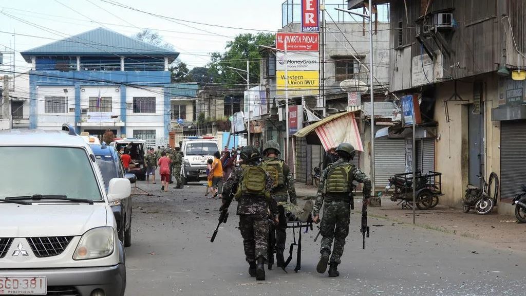 Aumenta a 14 muertos y 75 heridos el balance por el doble atentado en el sur de Filipinas