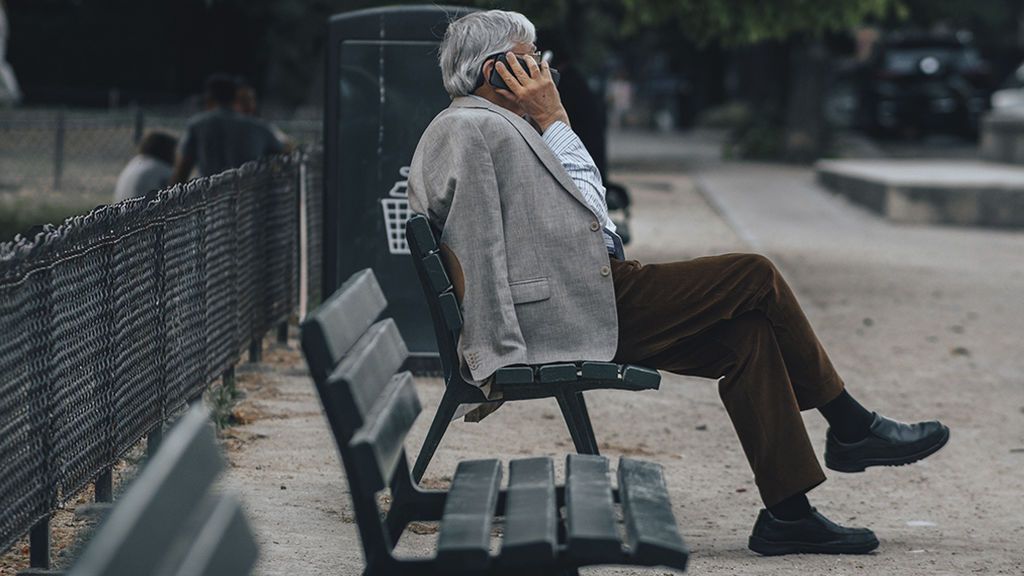 Guía de teléfonos donde llamar en caso de descubrir o sospechar de maltrato a mayores