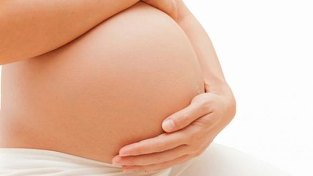 Para cambiar la posición del bebé, el especialista realizará diversas maniobras.