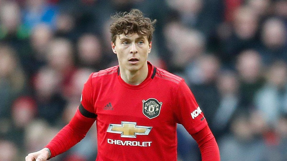 Lindelof, defensa del Manchester United, salva a una anciana de un robo con violencia Lindelof, defensa del Manchester United, salva a una anciana de un robo con violencia