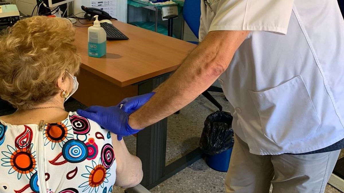 El 70% de los españoles no se vacunaría de la COVID, según una encuesta del ministerio de Sanidad El 70% de los españoles no se vacunaría de la COVID, según una encuesta del ministerio de Sanidad