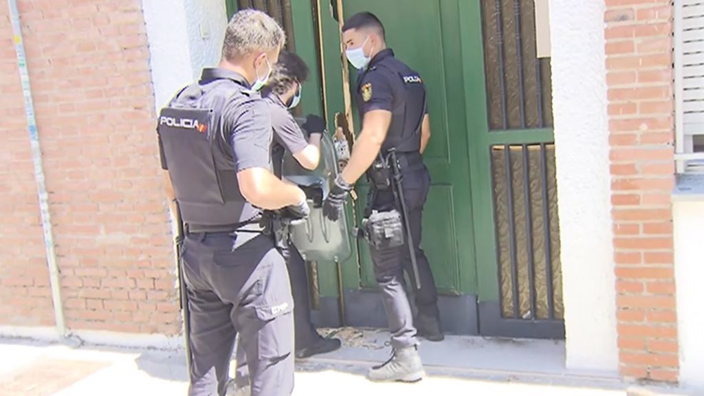 Desalojan una vivienda okupada en Madrid tras la denuncia de los propietarios antes de las 48 horas