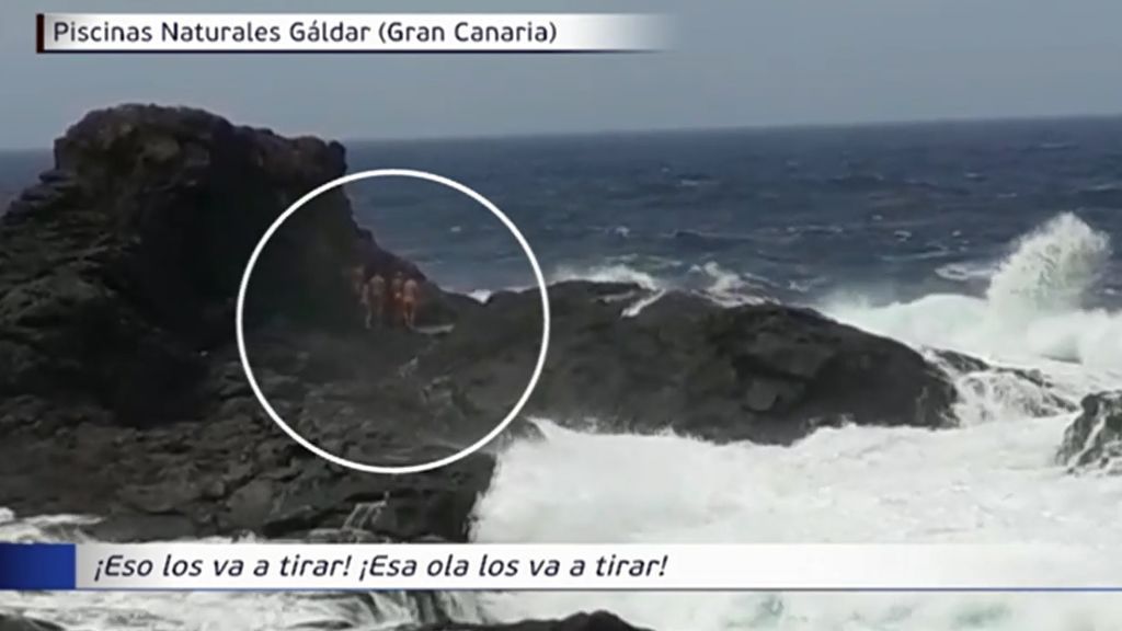 Cinco jóvenes heridos tras golpearse contra las rocas en las piscinas naturales de Galdar, Gran Canaria Cinco jóvenes heridos tras golpearse contra las rocas en las piscinas naturales de Galdar, Gran Canaria