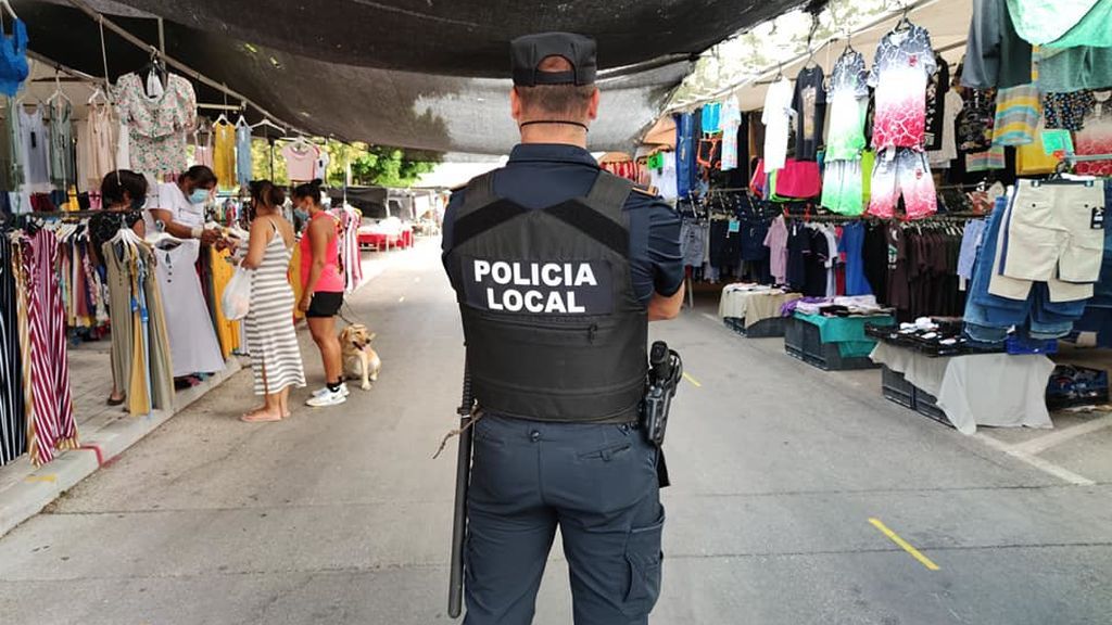 La Guardia Civil patrulla Alhaurín de la Torre tras el cierre de la jefatura al dar positivo cinco policías locales La Guardia Civil patrulla Alhaurín de la Torre tras el cierre de la jefatura al dar positivo cinco policías locales