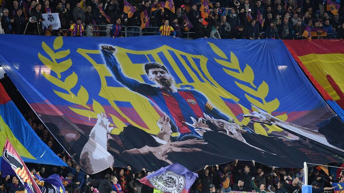 Un grupo de aficionados del Barça asaltan el Camp Nou con Bartomeu dentro