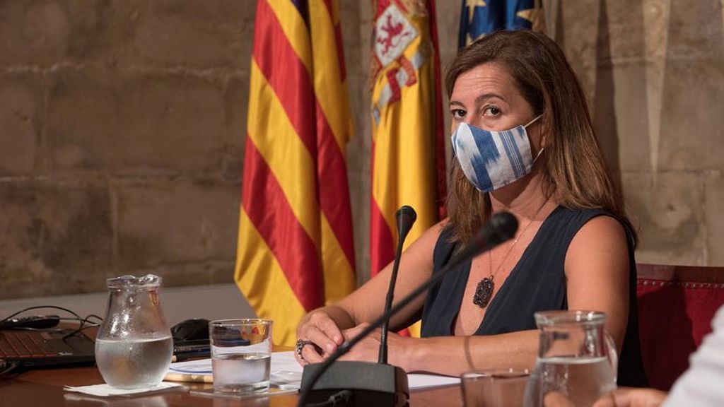 Nuevas restricciones en Baleares tras el récord de contagios: prohíbe las reuniones sociales de más de 10 personas e impone la mascarilla obligatoria Nuevas restricciones en Baleares tras el récord de contagios: prohíbe las reuniones sociales de más de 10 personas e impone la mascarilla obligatoria