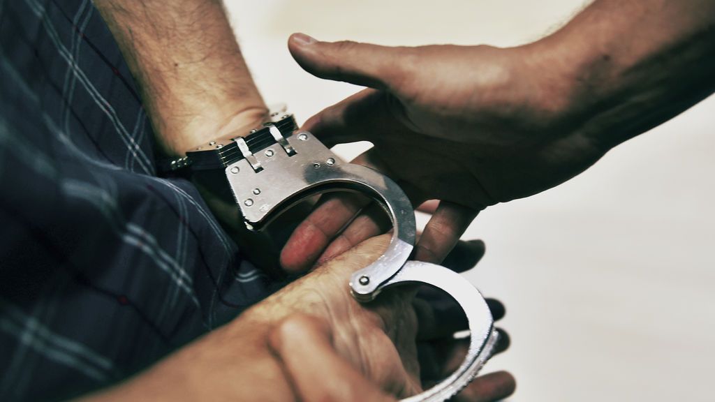 Detenido por asesinar a un hombre tras colarse en su casa de madrugada en Tarragona Detenido por asesinar a un hombre tras colarse en su casa de madrugada en Tarragona